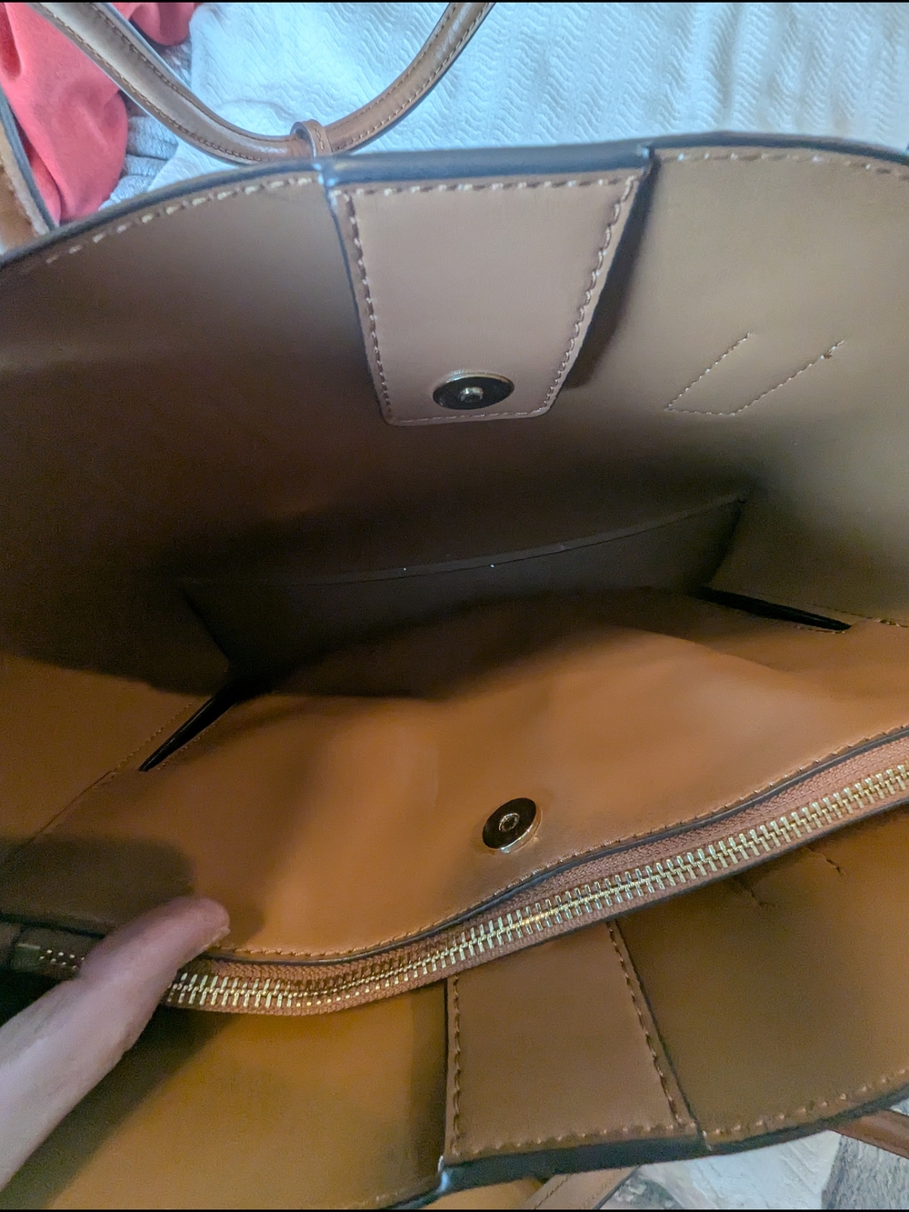 Michael Kors Jet Set Large Logo Tote in Vanilla/Acorn - Picture 9 of 10